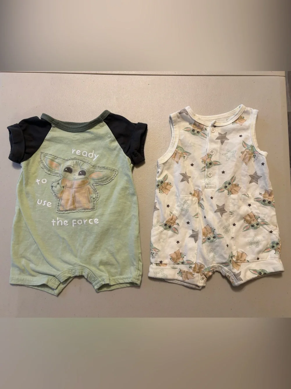 Star Wars Baby Grogu set/2 Rompers in Green and White 0/3M 0032S